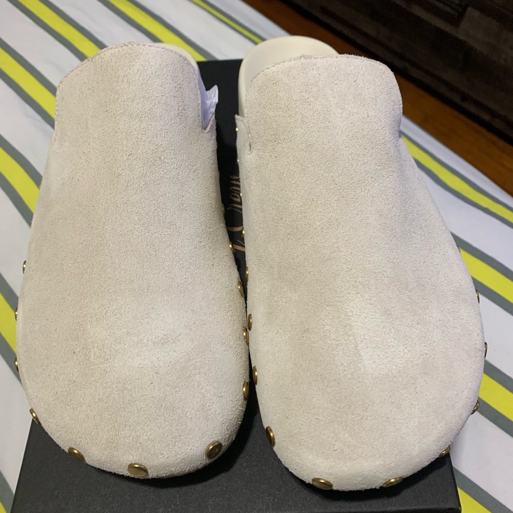 Clogs